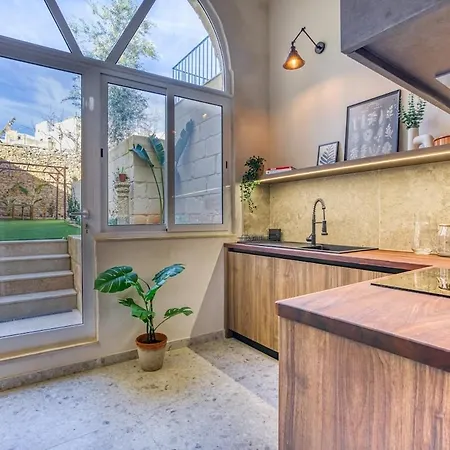 Exclusive 2br Townhouse With Garden Sliema