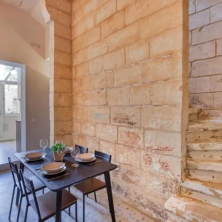 Exclusive 2br Townhouse With Garden Prázdninový dům *