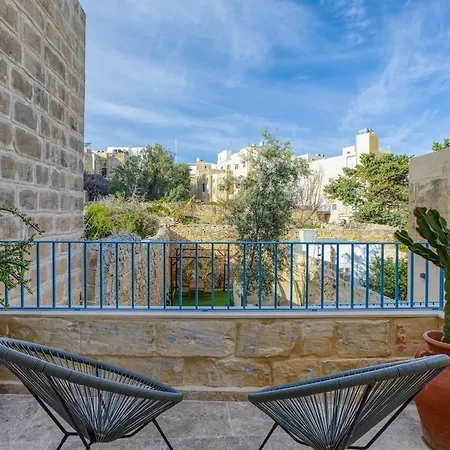 Exclusive 2br Townhouse With Garden Sliema