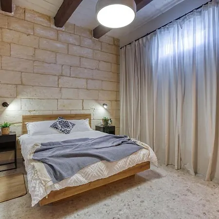 Exclusive 2br Townhouse With Garden * Sliema