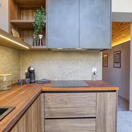 Exclusive 2br Townhouse With Garden *