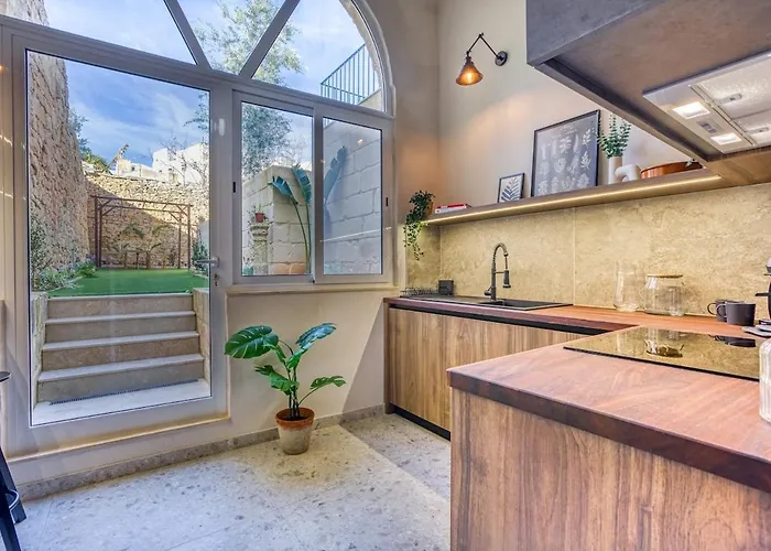 Exclusive 2br Townhouse With Garden Sliema