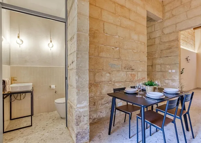 Exclusive 2br Townhouse With Garden Feriehus Sliema