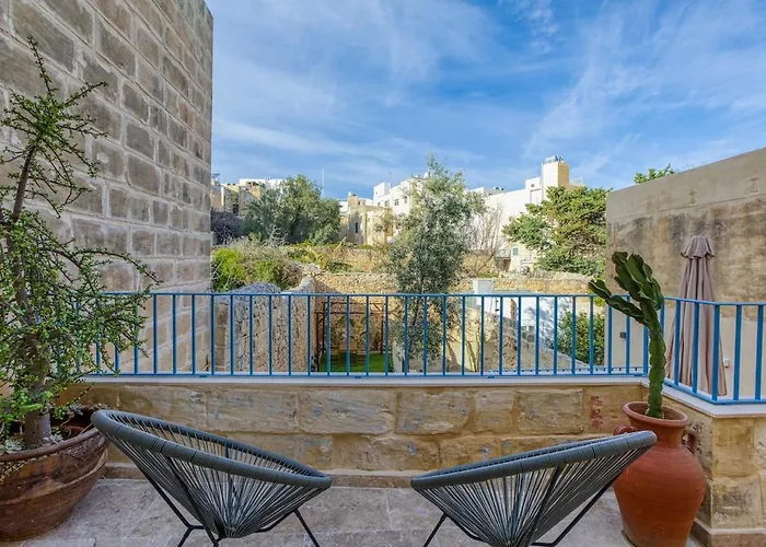 Exclusive 2br Townhouse With Garden Sliema