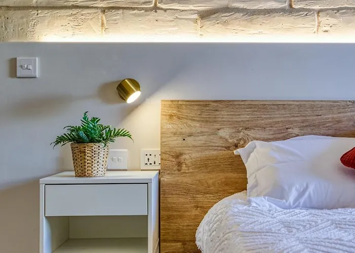 Exclusive 2br Townhouse With Garden Sliema